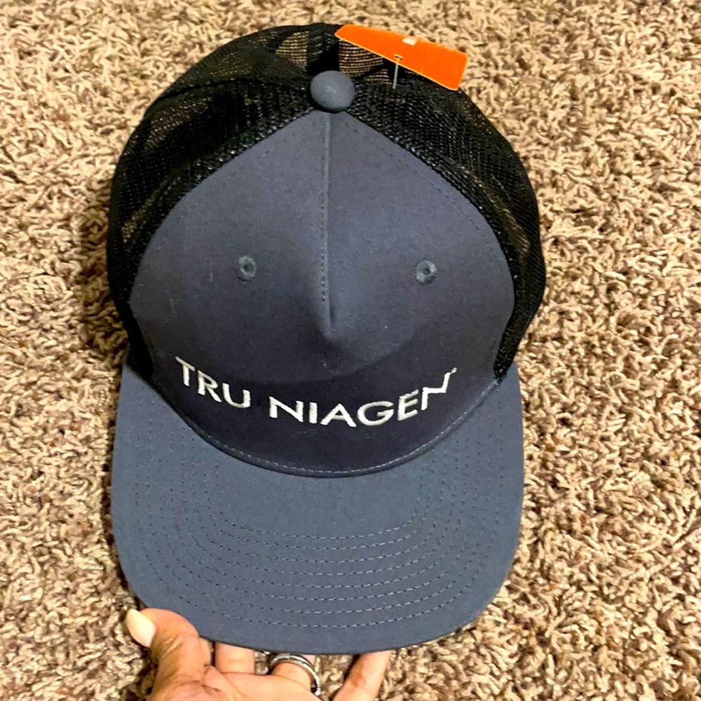 ELEVATE hat - Picture 6 of 6